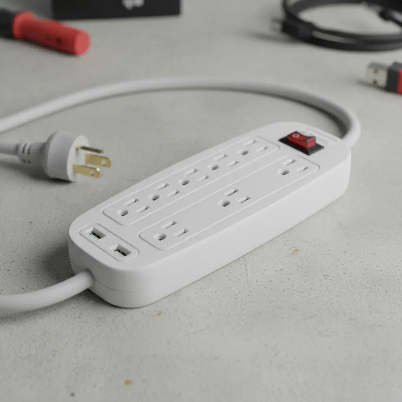 Multicontacto Supresor De Voltaje Koblenz Ss-2100 Usb, 8 Tomas Y 2 Puertos Usb En Gris