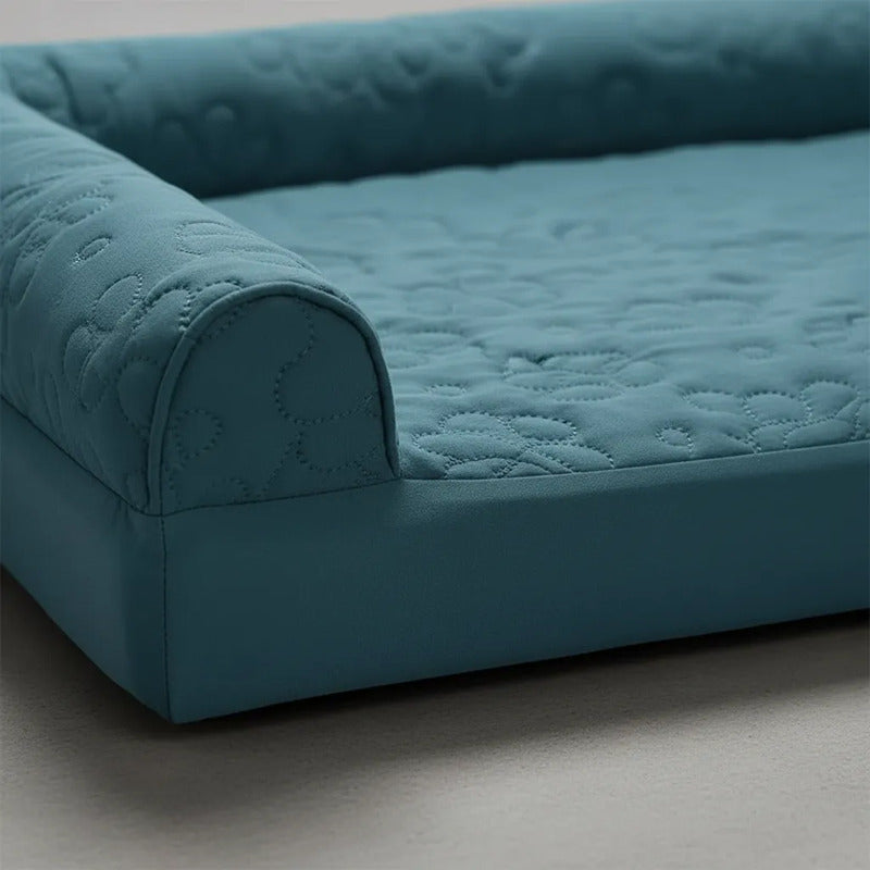 Cama Extendida Patrón Huellas Para Perro, Mediano Azul Petróleo Lounge